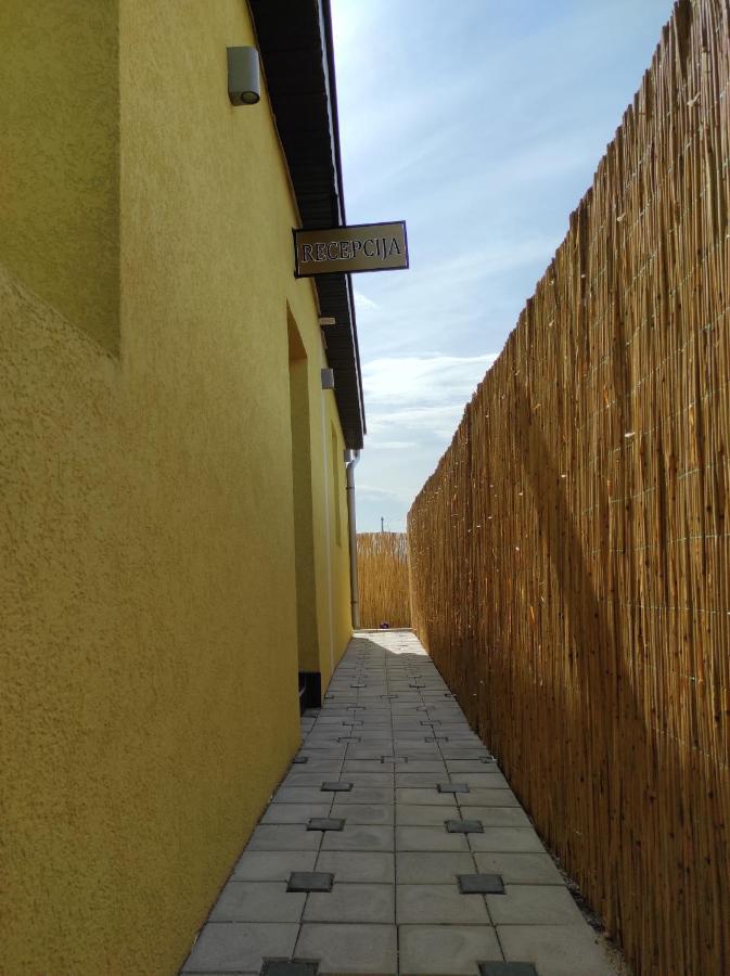 V & V Villa Lalince Exterior photo