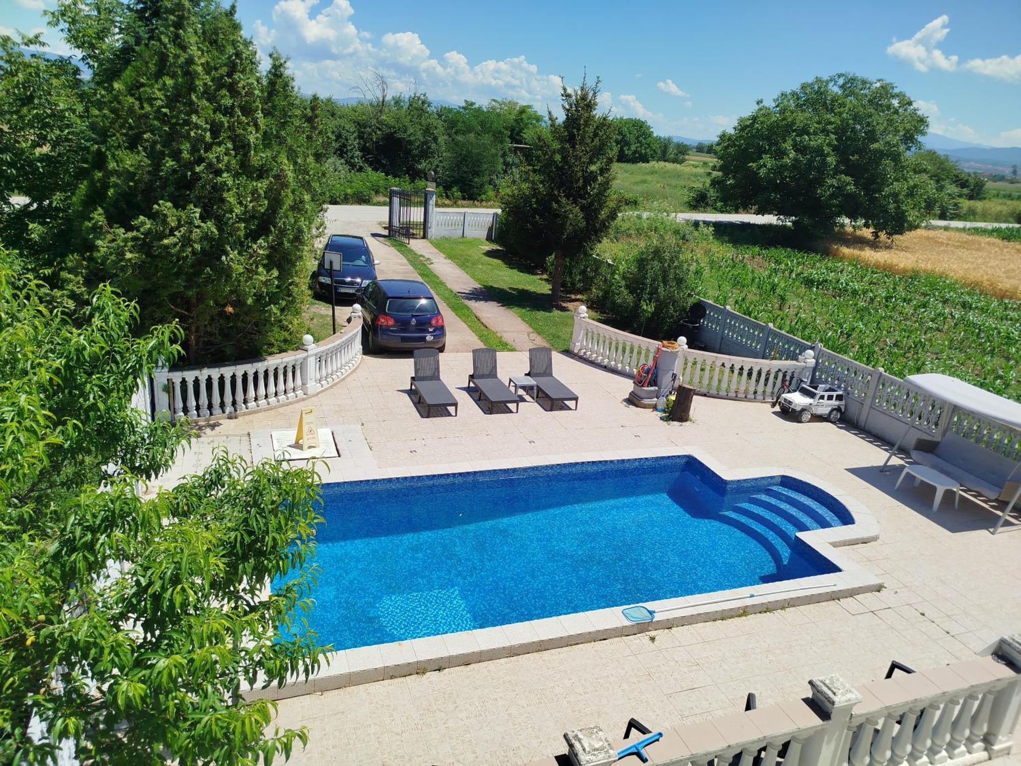 V & V Villa Lalince Exterior photo